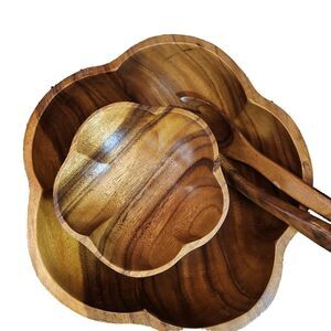 7 Piece Handcrafted Monkey Pod Wood Scalloped Salad Bowl Set w/ Utensils (read)